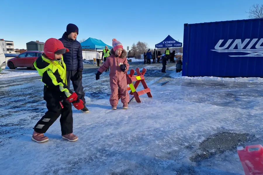 Olympiske leker på glattisen, for store og små.