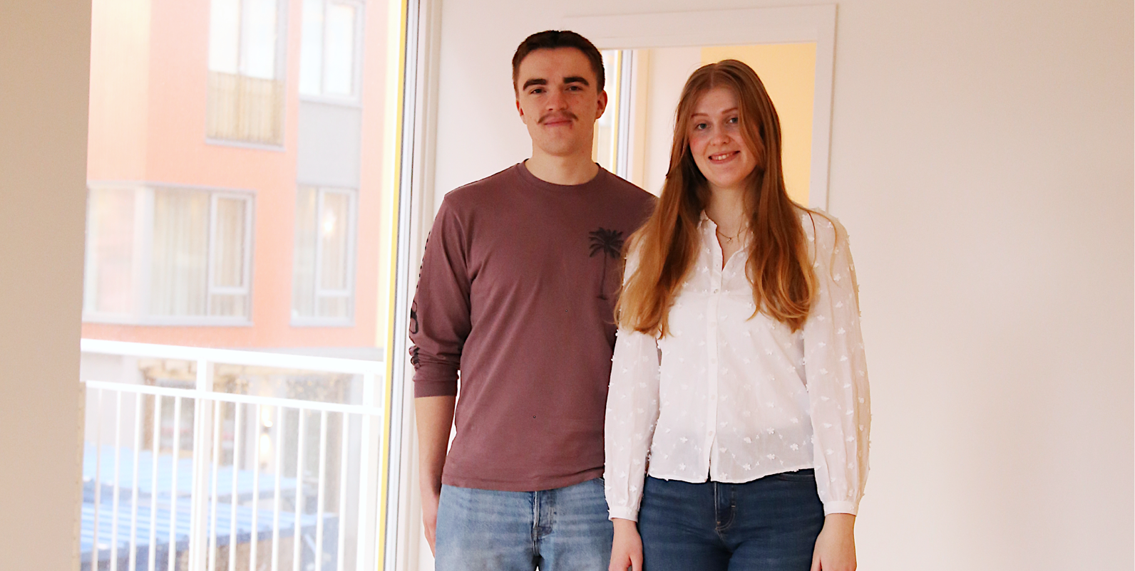 LYKKELIGE BOLIGEIERE: Benjamin Vikaskag og Karine Solheim har kjøpt leilighet på Lilleby med TOBB Deleie. Foto: Verena Døsvik.