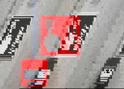 Gebyr ved falsk brannalarm: Hvem har ansvaret?